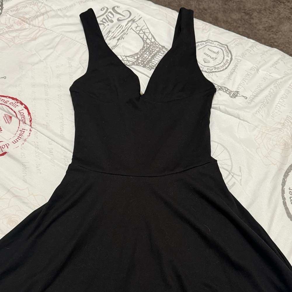 Garage Elegant Black V-Neck Mini Dress